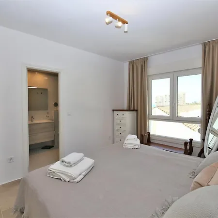 Port Luxury Aura