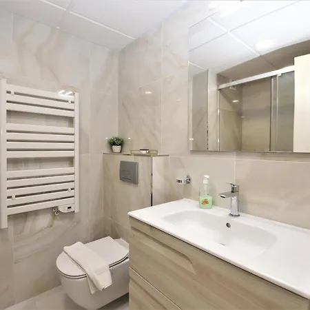 Port Luxury Aura Apartment *