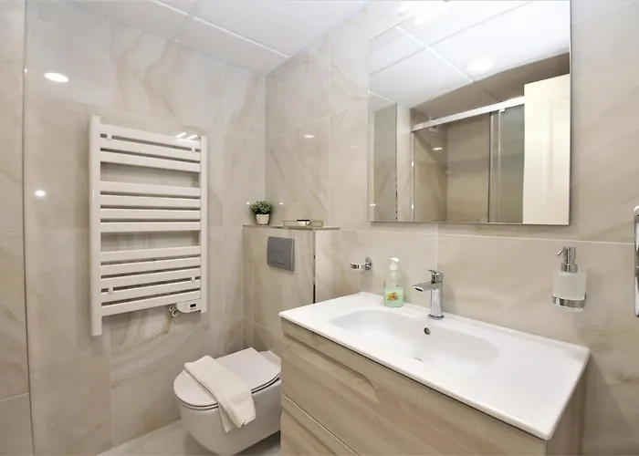 Port Luxury Aura Apartment *